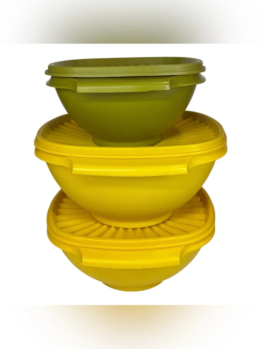 Vintage Tupperware Servalier Bowl Set Of 3 Green & Yellow Made In USA w/ Lids
